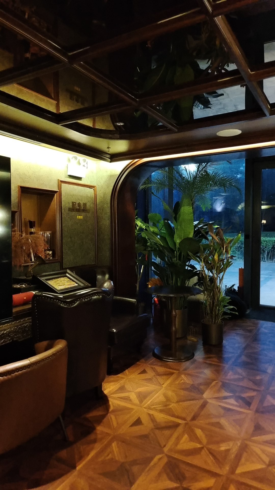 四平商务ktv，商务丽人尽享豪华K歌会所-铁东区ktv预订